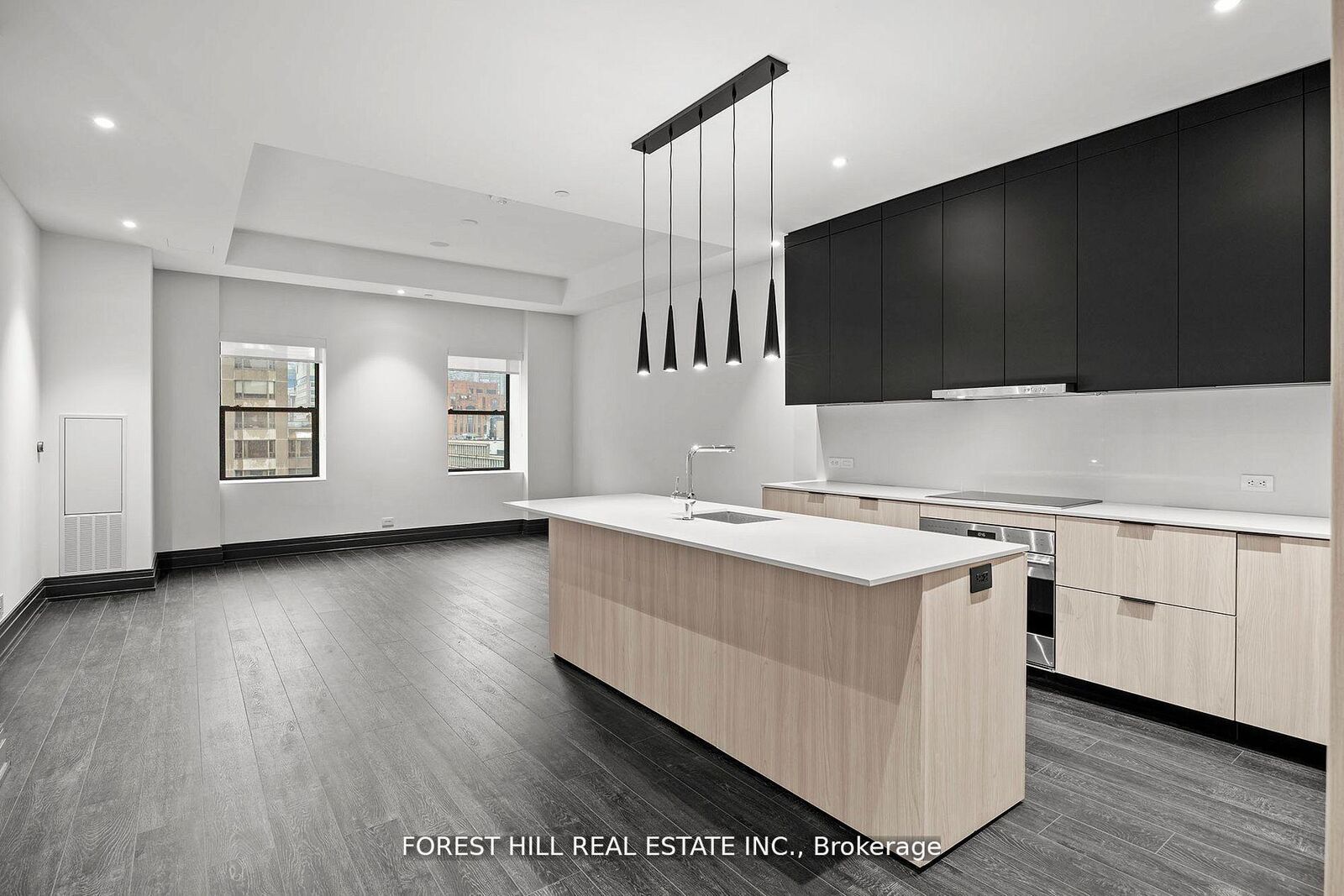 Property Photo:  2 Avenue Road 1402  ON M5R 0C6 