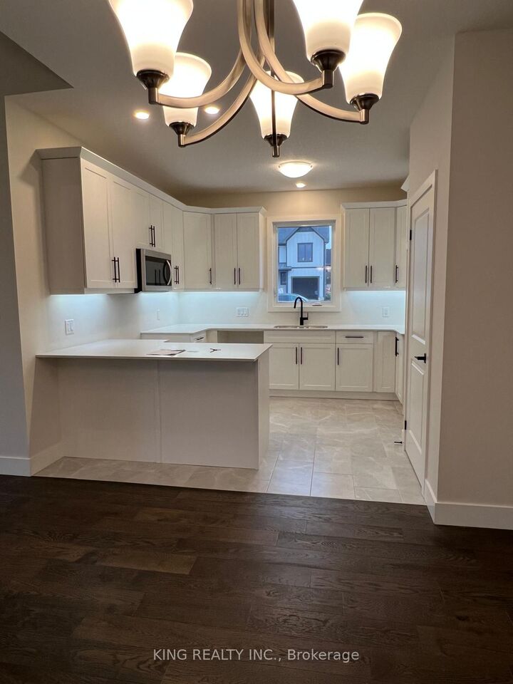 Property Photo:  10 Julie Crescent Lower  ON N5Z 0A9 