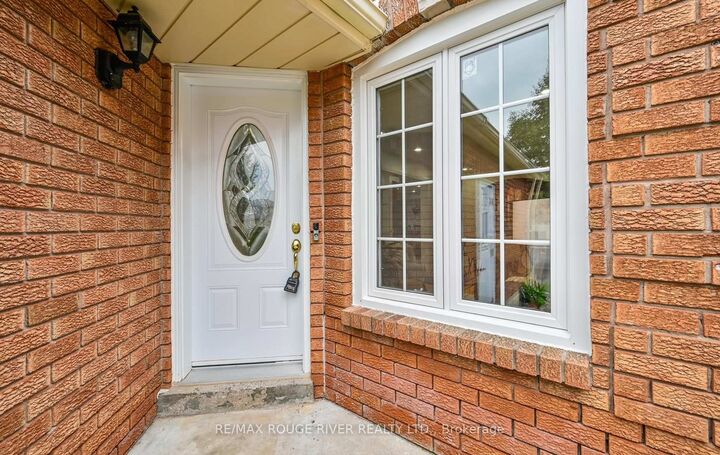 Property Photo:  33 Rangeley Drive  ON M1B 5C2 