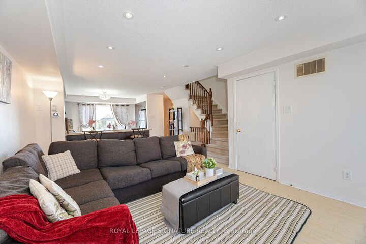 Property Photo:  4855 Half Moon Grove 3  ON L5M 8C7 