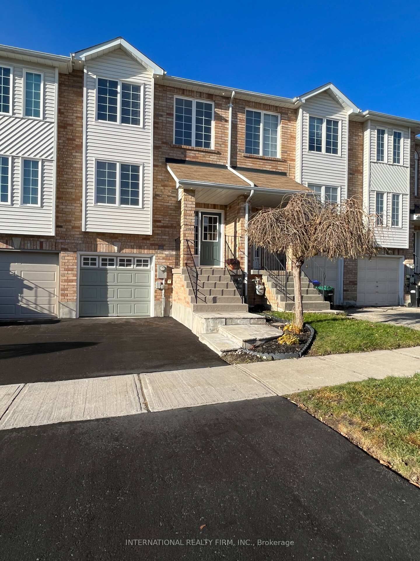 Property Photo:  44 Natale Court  ON L3Z 3B1 