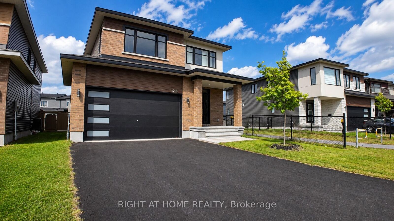 Property Photo: 1220 Diamond Street ON K4K 0M1