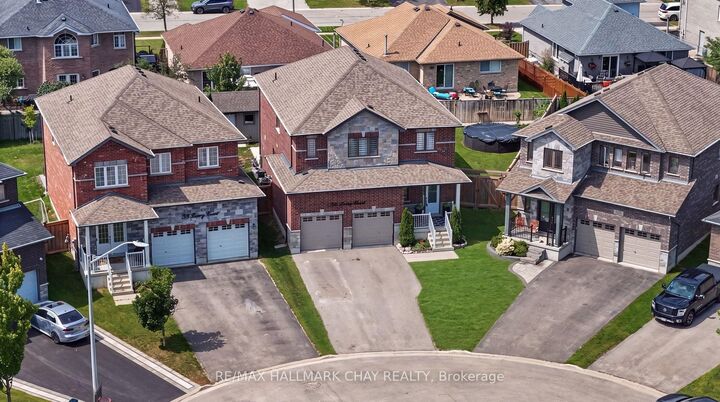 Property Photo:  36 Lowry Court  ON L4N 7N3 