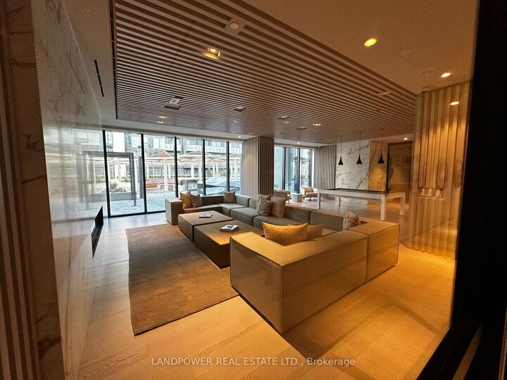 Property Photo:  138 Downes Street 3010  ON M5E 0E4 
