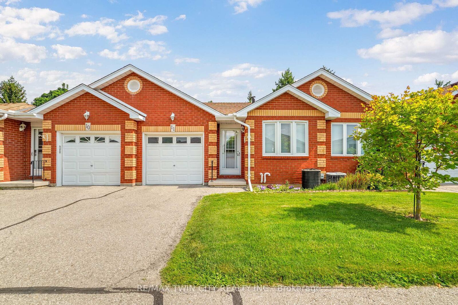 Property Photo:  1 Buchanan Crescent 11  ON N3P 2B2 