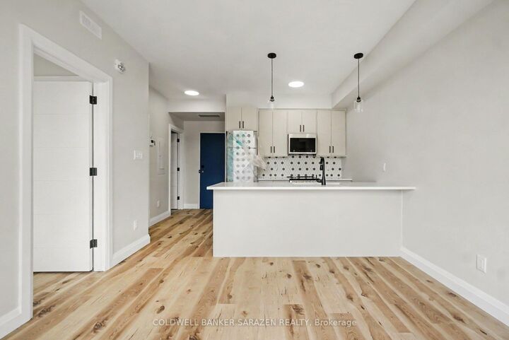 Property Photo:  42 McArthur Avenue 202  ON K1L 6R2 