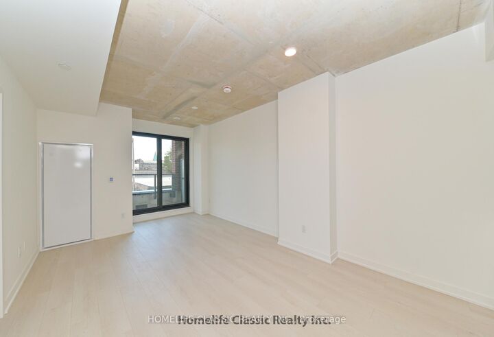 Property Photo:  1 Vine Avenue  ON M6P 0C8 