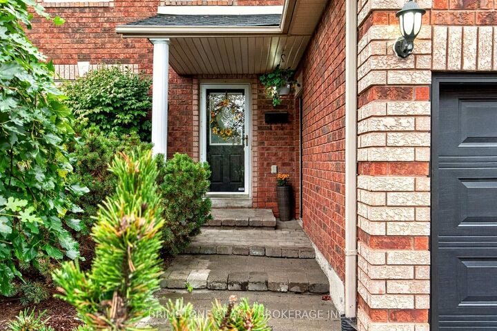 Property Photo:  32 Wessenger Drive  ON L4N 8R3 