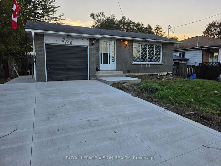Property Photo:  706 Leaside Street Bsmt 2  ON L1W 2X1 