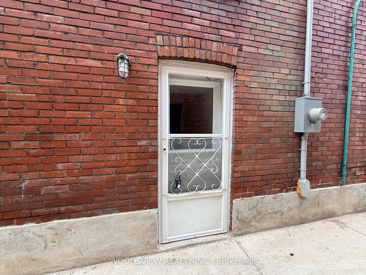 Property Photo:  152 Medland Street Lower  ON M6P 2N5 