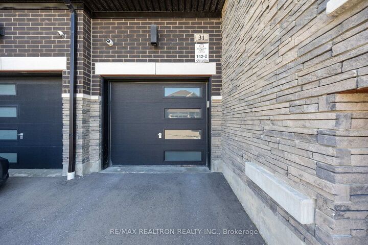 Property Photo:  31 Fallharvest Way  ON L4A 4V8 
