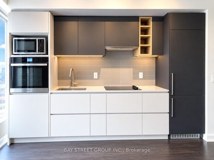 Property Photo:  319 Jarvis Street 2003  ON M5B 0C8 