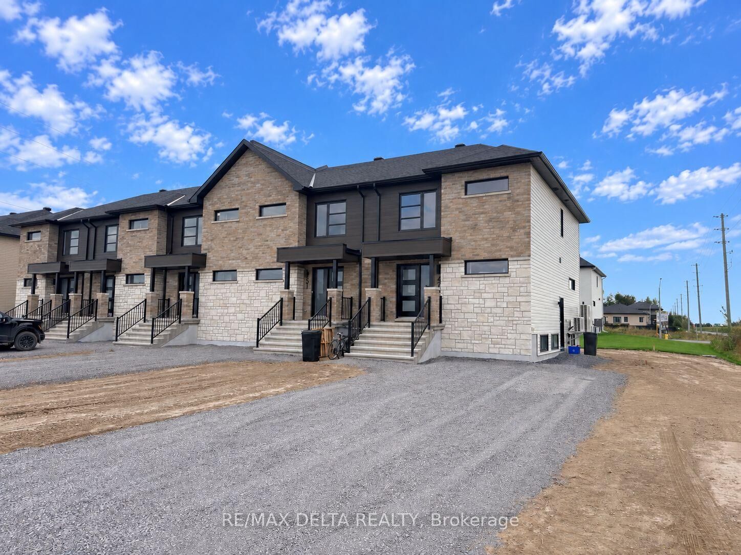 Property Photo:  63 Carpe Street A  ON K0A 1M0 