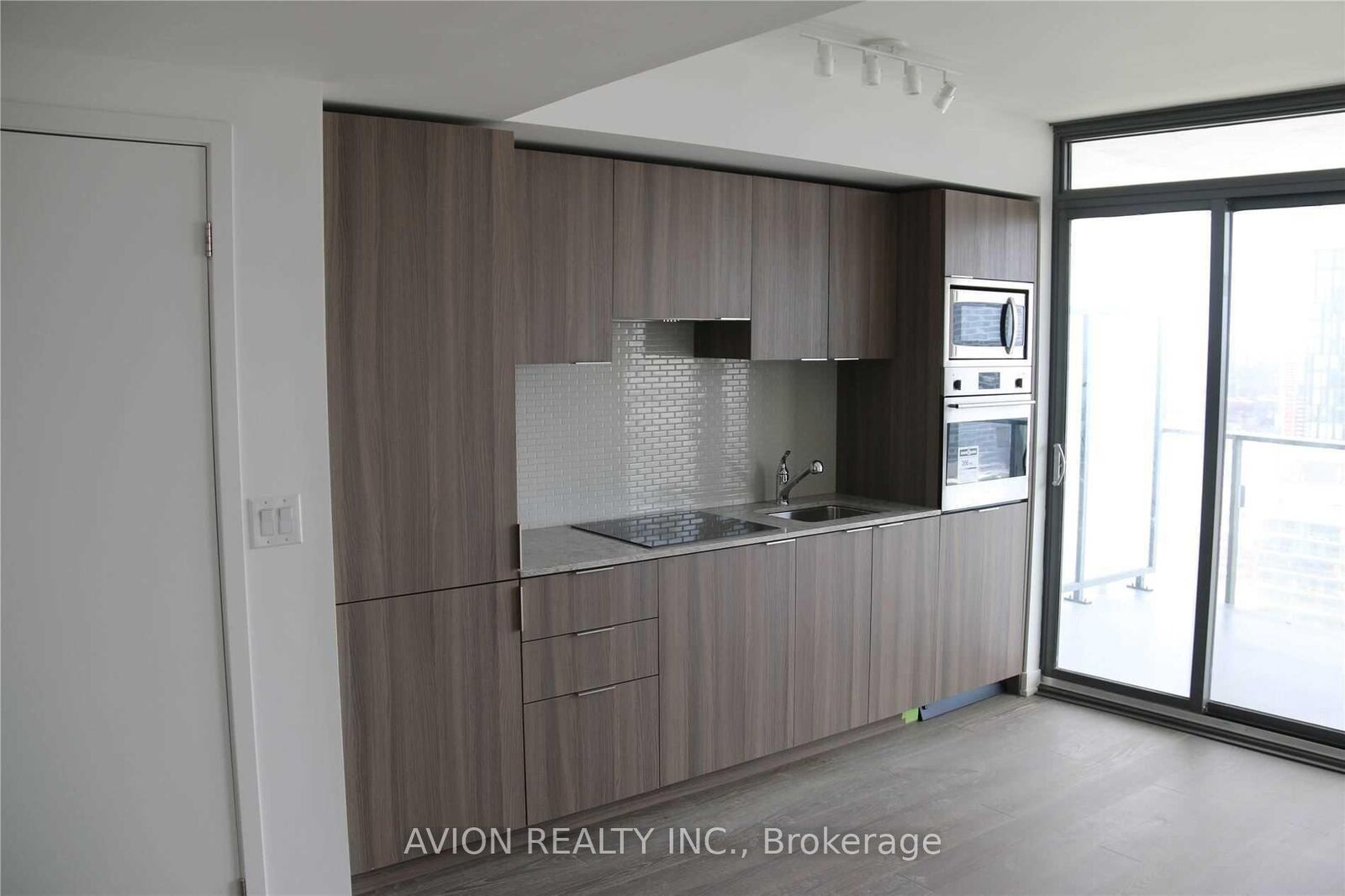 Property Photo:  11 Wellesley Street W 4013  ON M4Y 1E8 