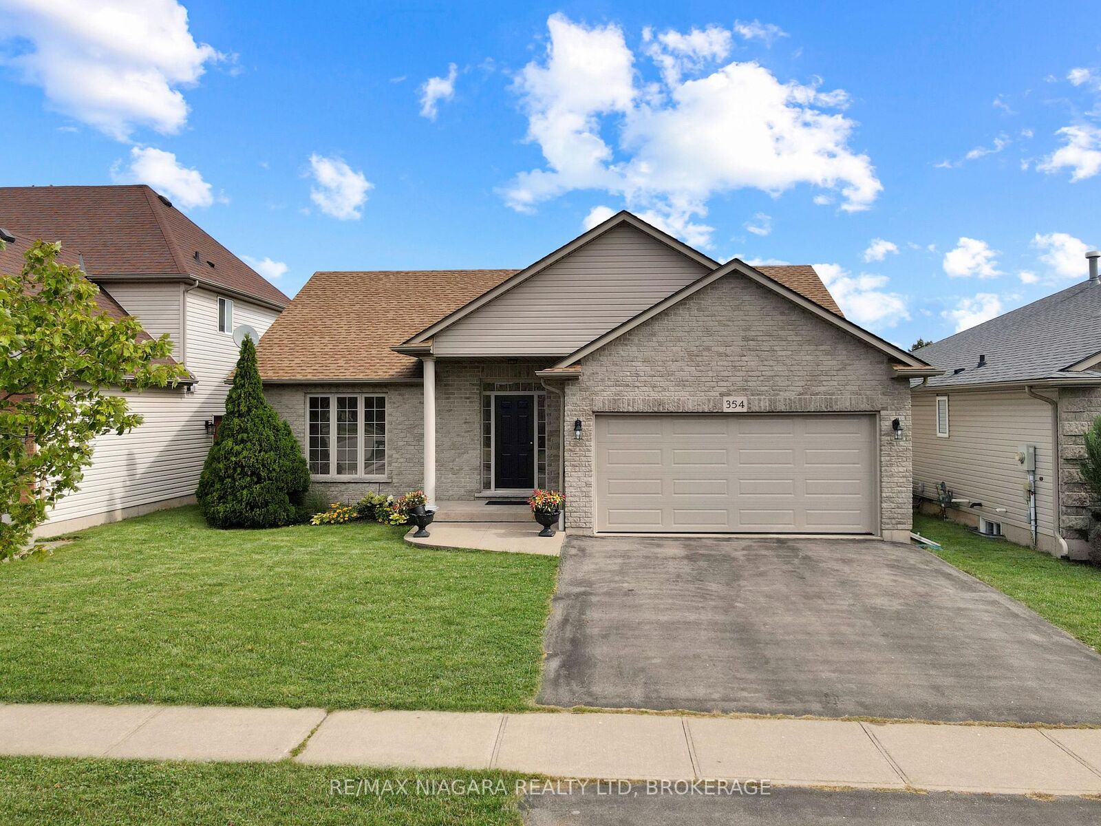 Property Photo:  354 Louisa Street  ON L2A 6S7 