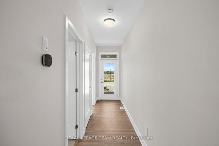 Property Photo:  1068 Dobbie Street  ON K6V 0G8 