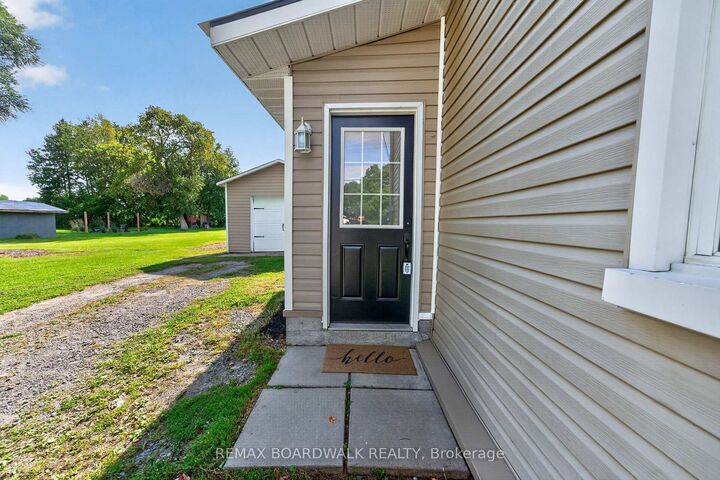 Property Photo:  170 Poole Street  ON K7S 1J2 