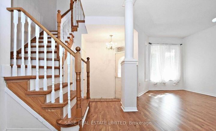 Property Photo:  833 Scollard Court E 113  ON L5V 2B4 