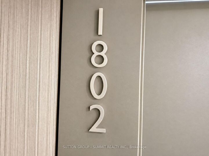 Property Photo:  448 Burnhamthorpe Road W 1402  ON L5B 0R4 