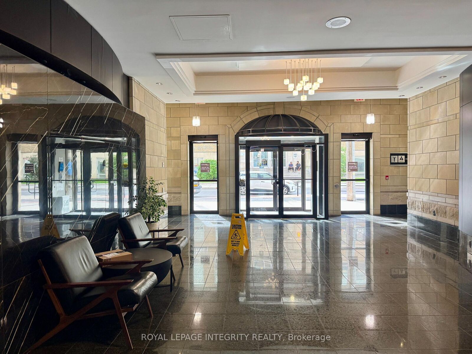 Property Photo:  435 Albert Street 902  ON K1R 7X4 