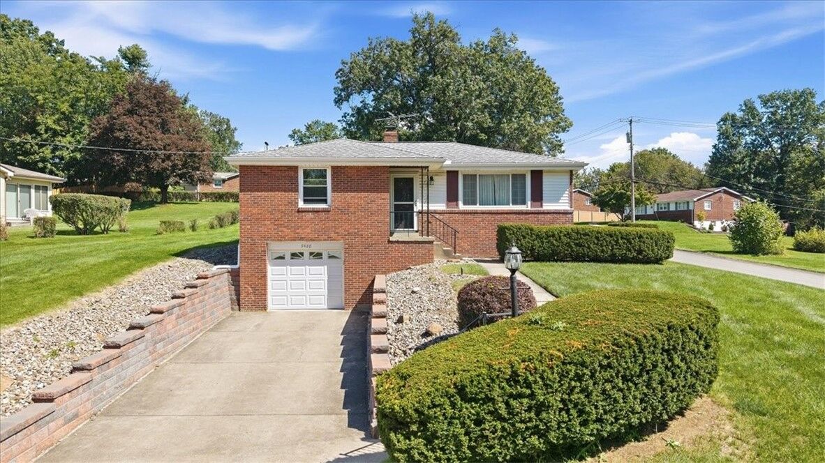 Property Photo:  9428 Saratoga Dr  PA 15237 