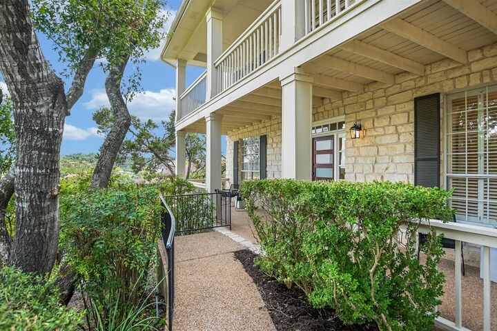 Property Photo: 5901 Round Table Cove TX 78746