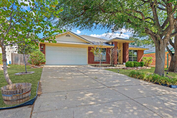 Property Photo:  1208 Lochaline Loop  TX 78660 