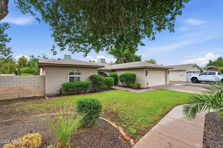 Property Photo:  2533 W Laguna Azul Avenue  AZ 85202 
