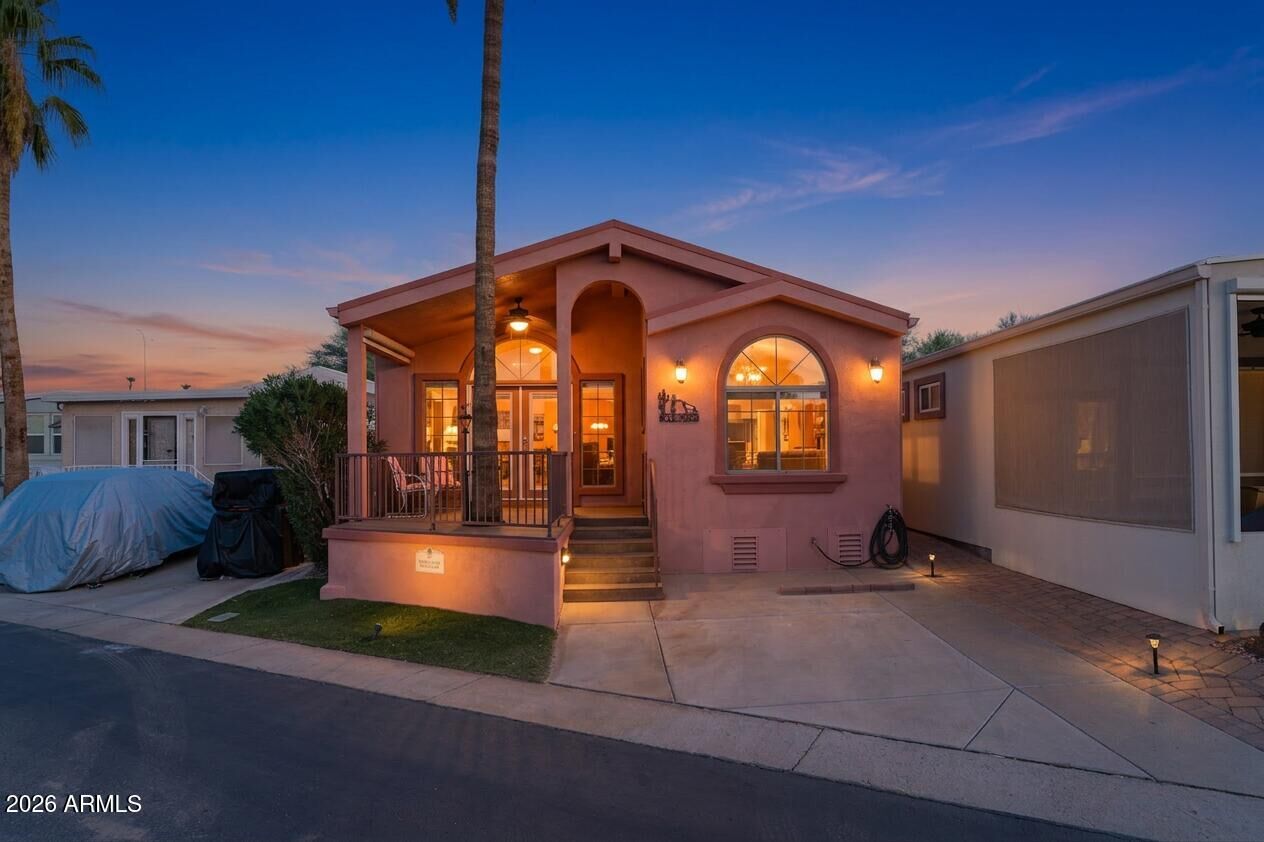 Property Photo:  906 Aero Road  AZ 85205 
