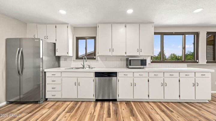 Property Photo: 716 North Avenue AZ 85635