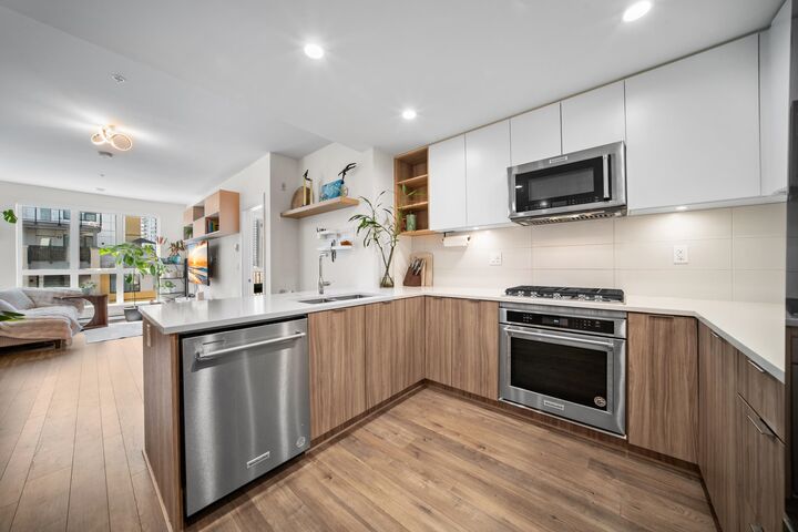 Property Photo:  750 Dogwood Street 412  BC V3J 4B7 