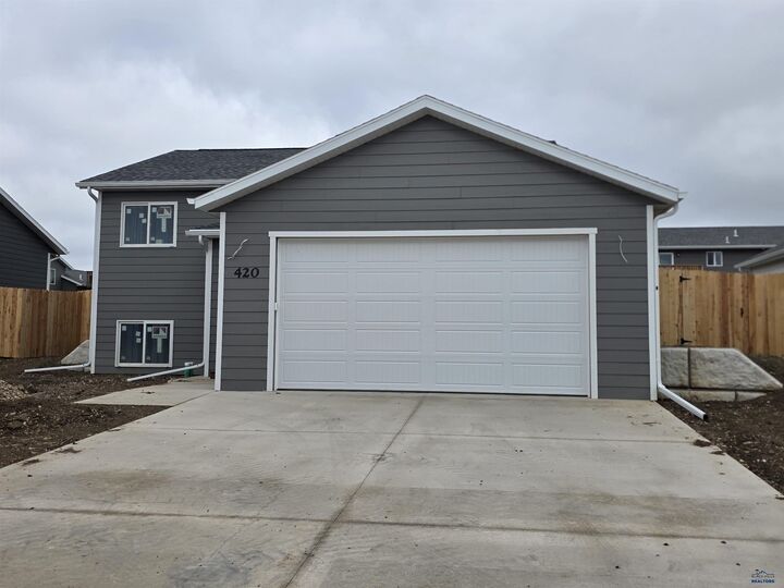 Property Photo: 420 Nighthawk Dr SD 57719