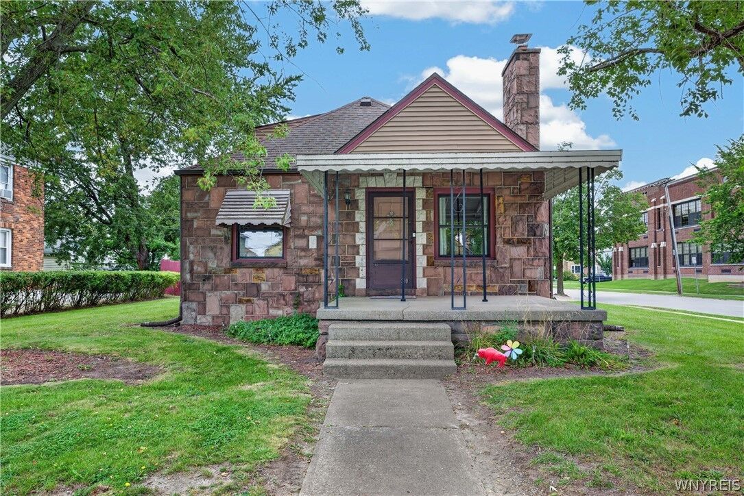 Property Photo:  309 Washington Avenue  NY 14217 