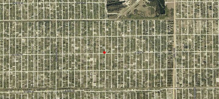 Property Photo:  1107 E 14th St  FL 33972 