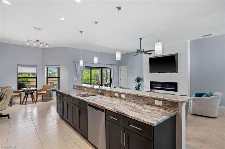 Property Photo: 534 SE 1st Ter FL 33990