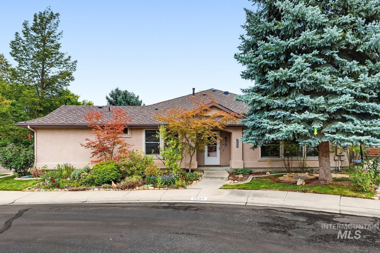 Property Photo:  4854 Lakeview Place  ID 83714 