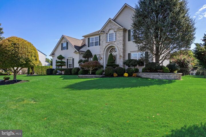 Property Photo: 8 Streamlet Court NJ 08048