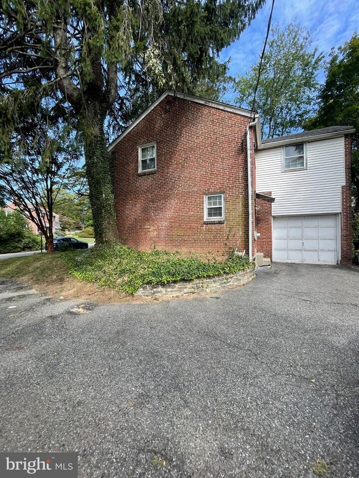 Property Photo: 1003 Aikens Lane PA 19096