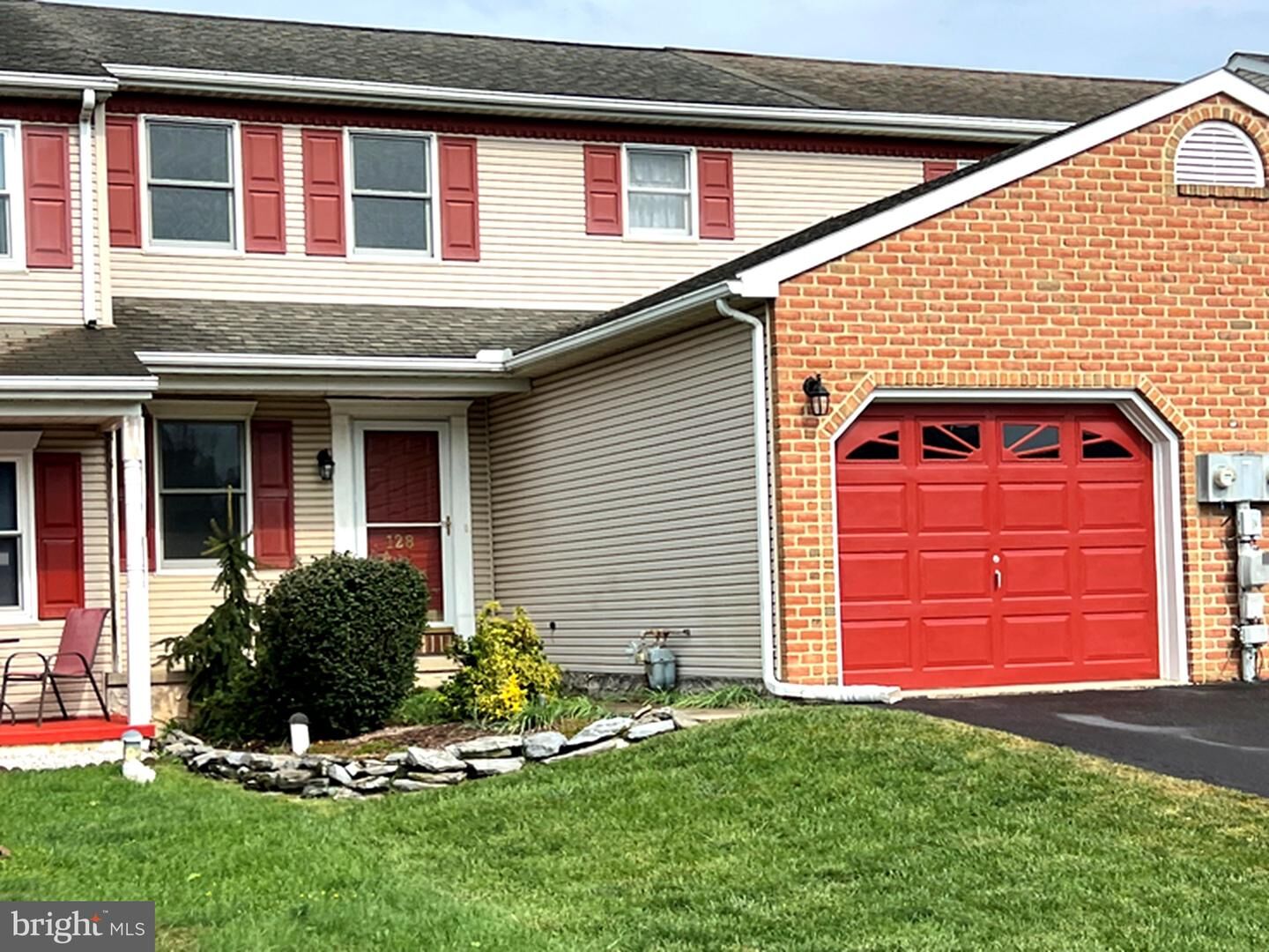 Property Photo:  128 Palm Lane  PA 17042 