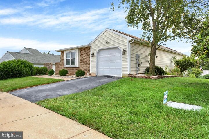 Property Photo: 6295 S Highlands Circle PA 17111