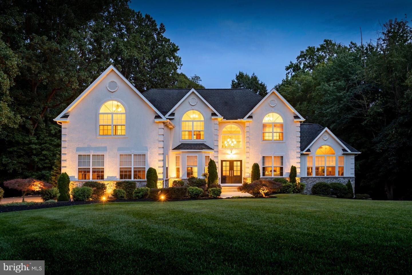Property Photo:  113 Erica Court  NJ 08085 