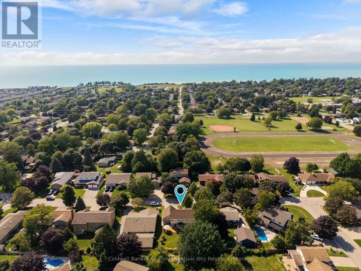 Property Photo:  325 Young Street  ON N7A 4K6 
