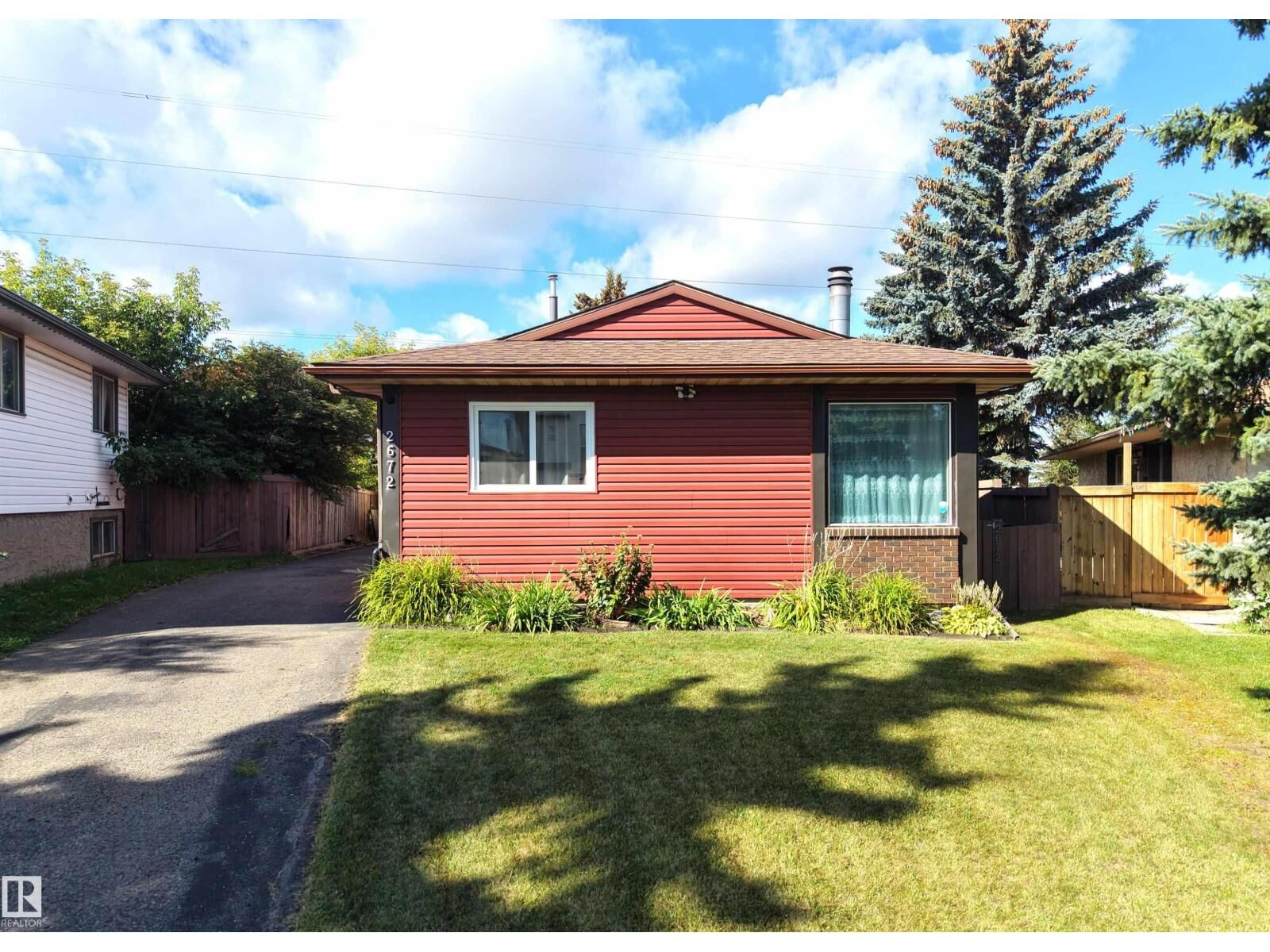 Property Photo:  2672 89 St NW  AB T6K 2Z3 