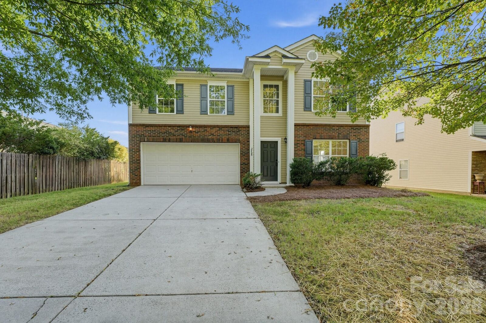 Property Photo:  3725 Larkhaven Village Drive  NC 28215 