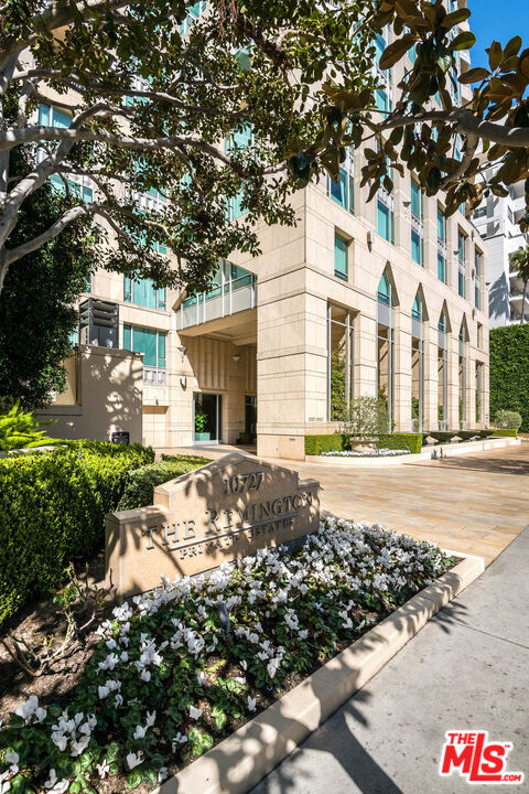 Property Photo: 10727 Wilshire Blvd, Unit 502 CA 90024