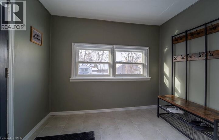 Property Photo:  401 Courtland Avenue East Main  ON N2G 2W3 