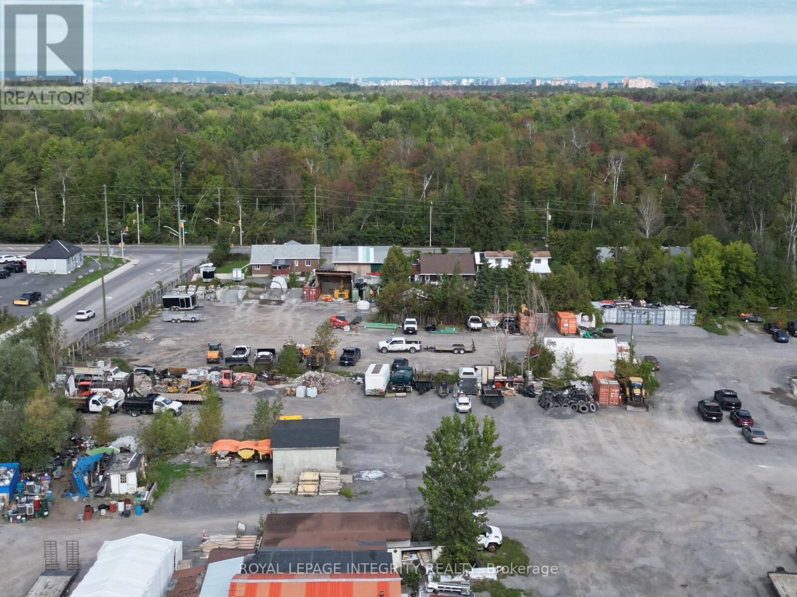 Property Photo:  2538 Leitrim Road 1  ON K1T 3V3 