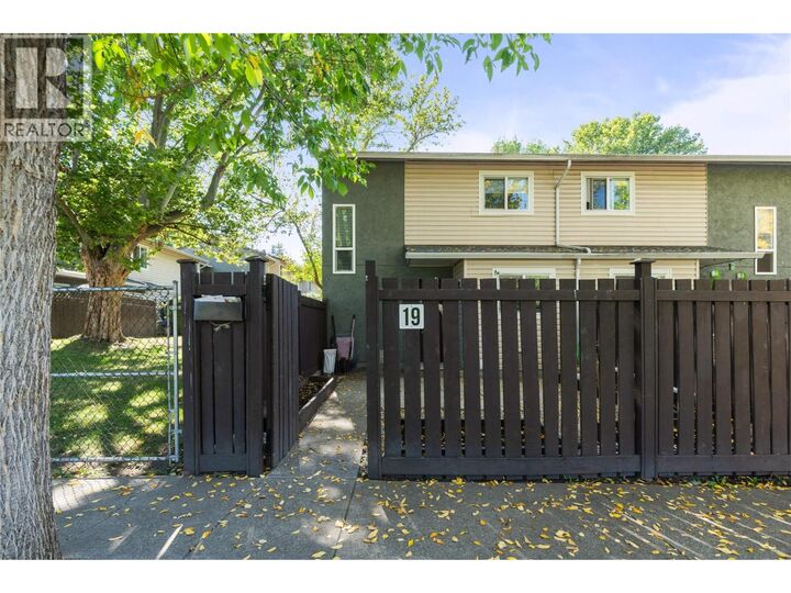 Property Photo:  1809 40 Avenue 19  BC V1T 7X4 