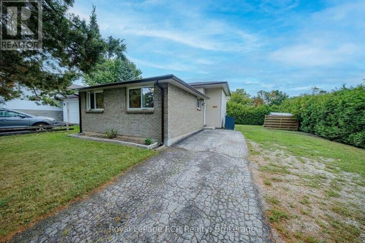 Property Photo: 727 Johnston Crescent ON N2Z 1S5