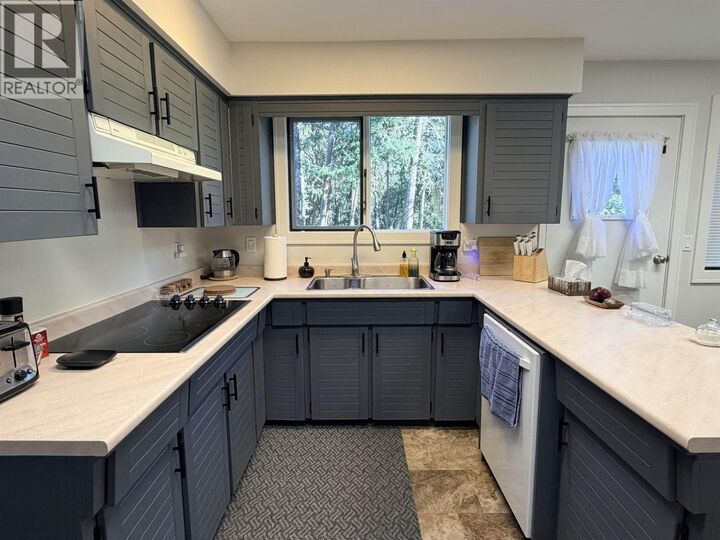 Property Photo:  754 Roberts Drive  BC V2G 5K1 